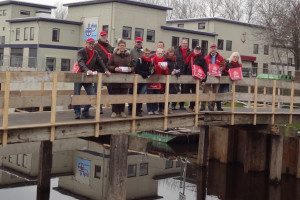 PvdA bruggenbouwers op campagne